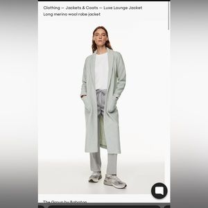 Aritzia luxe lounge jacket